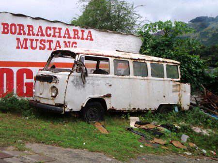 RUSTY OLD CAR Carros In teis